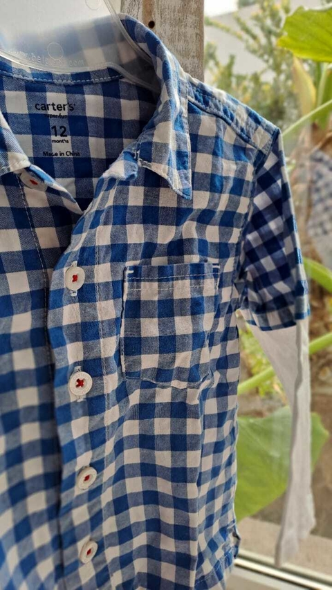 12M | Camisa MC a cuadros azul y blancos con ML blancas de algodón. CARTERS. Talle 12 meses