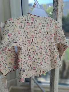 0/3M | Saquito de algodón crema c gatitos y bordes bordó - Talle 0 a 3 meses - Lo Canto • Moda Circular