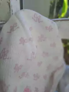 3M | Set: 2 gorritos, hilo blanco c moñitos rosas y algodón rosa c osito. BABY COTTONS/CARTERS - Talle U,3 meses - comprar online