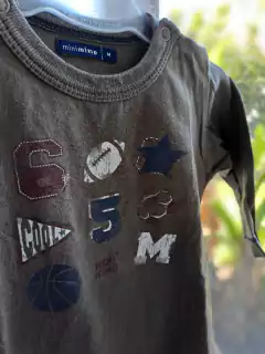 6/9M | Body ML verde seco c estampa en bordó y azul - MIMO - Talle M (6 a 9) es chico - comprar online