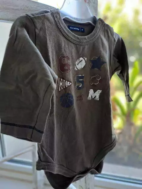 6/9M | Body ML verde seco c estampa en bordó y azul - MIMO - Talle M (6 a 9) es chico