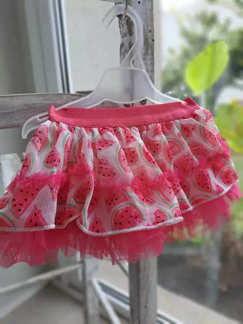 3/6M | Pollera de tul fucsia y blanca c capas. Sandias - DINSEY baby - Talle 3 a 6 meses