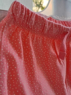 6/9M | Pantalón algodón salmón c pintitas blancas - H&M - Talle 6 a 9 meses - Lo Canto • Moda Circular