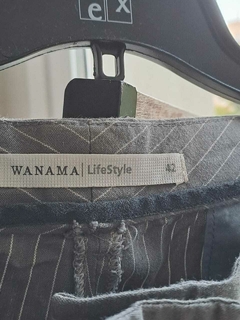 Pantalón gris a rayas , bolsillos atrás c tapa - WANAMA - Talle 38 en internet