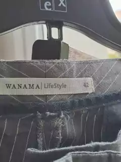 Pantalón gris a rayas , bolsillos atrás c tapa - WANAMA - Talle 38 en internet