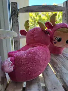 LUPE Pantuflas c muñeco en punta, fucsia y blanco - CRY BABIES - 11 y medio mide la suela/plantilla. - comprar online