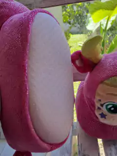 LUPE Pantuflas c muñeco en punta, fucsia y blanco - CRY BABIES - 11 y medio mide la suela/plantilla. - Lo Canto • Moda Circular