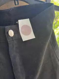 10A | NUEVO- Short negro gabardina elastizada - Talle 10 años. 32 cm la cintura. - comprar online