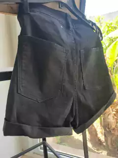 10A | NUEVO- Short negro gabardina elastizada - Talle 10 años. 32 cm la cintura. en internet