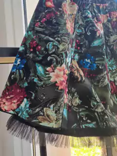 8A | Pollera amplia forrada estampada en flores rosas celestes verdes c fondo negro, tul negro abajo-CAROLINA- 8 años. - comprar online