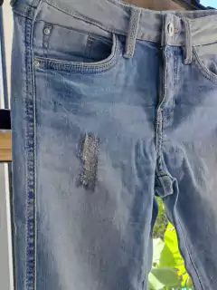 Jean clarito c tajos - ZARA - Talle 34 - Lo Canto • Moda Circular