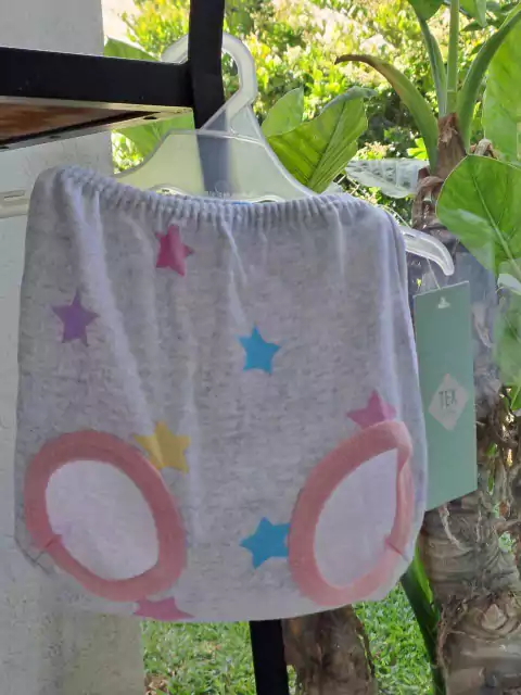 9/12M | NUEVO! Bombachudo de algodón gris c estrellas de colores - TEX- Talle 9 a 12 meses