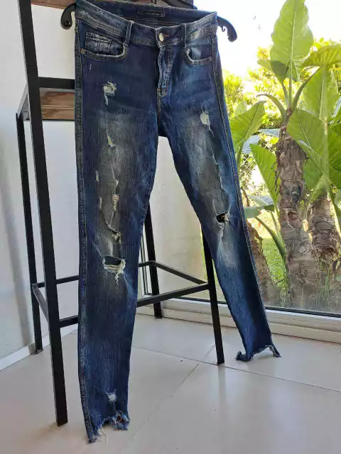 Jean c desgastes y rotura - ZARA - Talle 36