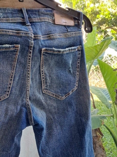 Jean c desgastes y rotura - ZARA - Talle 36 - Lo Canto • Moda Circular