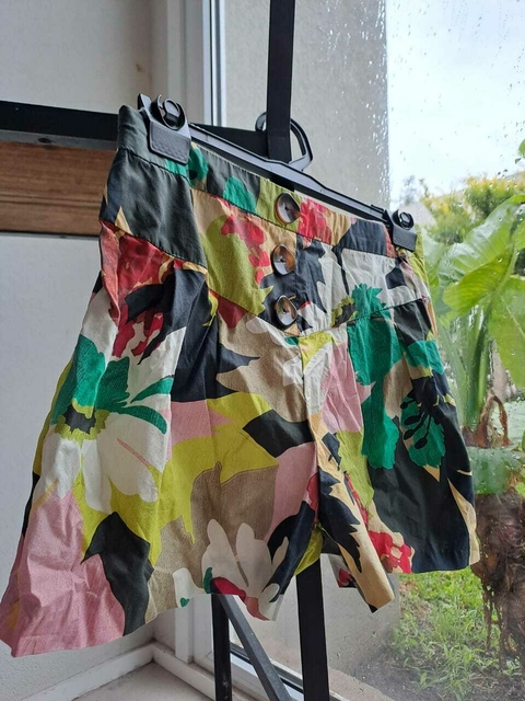 11/12A | Bermuda floreada negro, amarillo ,verde - ZARA kids - Talle 11-12 años