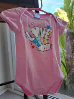 1/3M | Set: jardinero de jean corto c botones corazon + Body MC rosa con estampa en letras blancas y arcoiris - GRISINO - Talle 1-3 meses