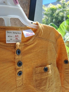 Set: remera finita ML ocre c 3 botones + jean gris - ZARA - Talle 6 meses - comprar online