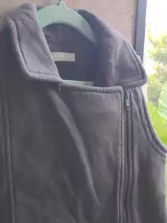 6A | Outlet- Chaleco gris con tachas en la solapa y cierre diagonal, algodón grueso - MIMO - Talle 6 años en internet