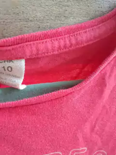 10A | Remera MC fucsia c cerezas aplique de brillo engomado - CHEEKY - Tale 10 años - comprar online