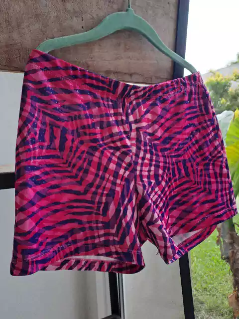 10/12A | Short eñastizado estampa rayas en fucsia y violeta y estrellitas doradas- DANSKIN - Talle L (10-12 años)