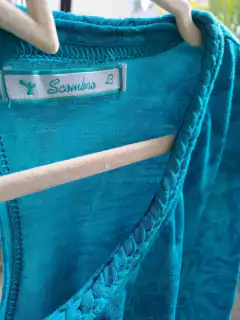 Vestido SM c flecos turquesa, c estampa de búlgaros, tira trenzada en espalda - SCOMBRO - Talle L - comprar online