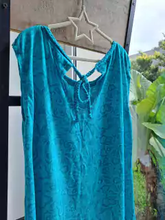 Vestido SM c flecos turquesa, c estampa de búlgaros, tira trenzada en espalda - SCOMBRO - Talle L en internet