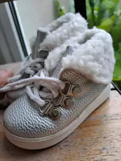 T20 | Zapatillas de cuero botita plateadas c corderito - CHAPATITO - Talle 20 - comprar online