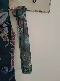 Vestido microtul negro c estampado de animé en verdes azules y rojos .Mangas largas guante- I LOVE 47 - Talle 2 (40) - comprar online