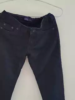10/12A | Jean azul oscuro tiro bajo - LEVI`S - 10/12 años. Tiene 30 cm de cintura. en internet