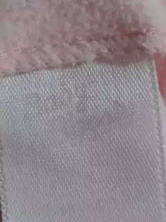 9M | Vestido rosa de polar c tiradores y bordado abajo de arbol y pajarito - BABY BGOSH - Talle 9 meses aprox. - Lo Canto • Moda Circular