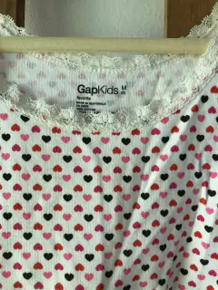 8A | Musculosa blanca con corazones. GAP. Talle 8 años. - comprar online
