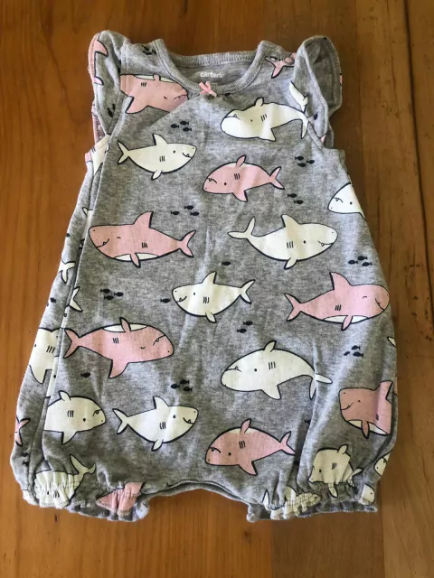 3M | Enterito gris con tiburones. CARTERS. 3 meses. - comprar online
