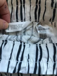 8/10A | Short a rayas blanco y negro con elástico. HYM. 8/10 años. - comprar online