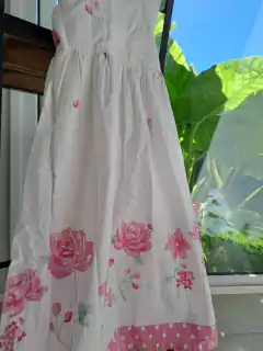 8A | Vestido SM blanco c flores rosas ,botones y cinto rosa atrás - BROOMS - Talle 8 años - comprar online
