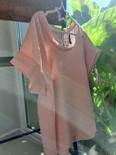 Remera MC rosa viejo de gasa cierre atrás, c relieve de rombos - Talle M - comprar online