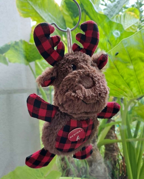 Juguete, peluche de reno, marrón c detalles cuadrille rojo y negro