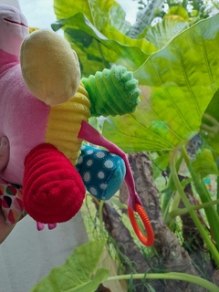 Juguete, peluche de caballito rosa c colores, apliques de tela y aro - en internet