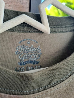 10/12A | OUTLET - Remera MC camuflada verde seco - FADED GLORY - Talle L (10-12 años) - comprar online