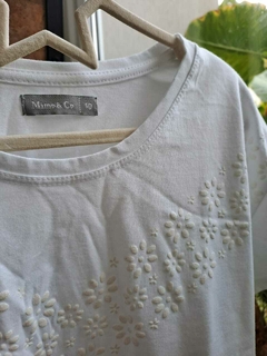 10A | Remera MC blanca c relieve de flores blanco - MIMO - Talle 10 años en internet