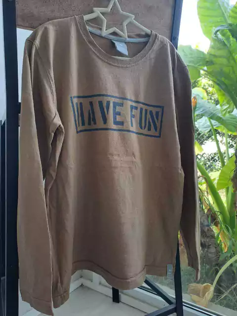 12A | Remera ML marrón clarito c letras en azul - MIMO - Talle 12 años