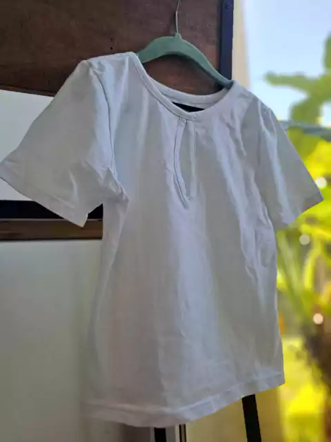 Remera MC blanca de algodón corta, c detalle de ovalo en escote - CUESTA BLANCA - Talle: 38