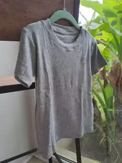 2A | NUEVO! Pijama gris de algodón, 2 piezas - LOBO ESTA - Talle 2 años - comprar online