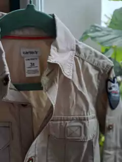 3A | Camisa ML beige c aplique de escudo - CARTERS - Talle 3 años - comprar online