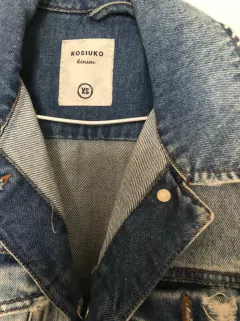 XS | Campera de jean con roturas. KOSIUKO. Talle XS. - comprar online