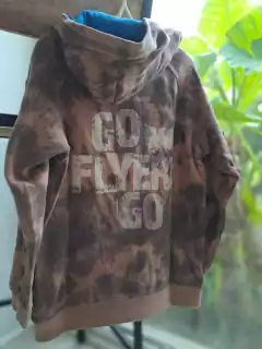 Buzo camuflado en marrones, interior capucha turquesa y letras atras-LITTLE AKIABARA -Talle 8 años - Lo Canto • Moda Circular