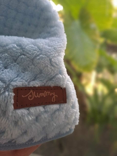 Chaleco celeste de plush panal - SUMMY - Talle 6a9 meses - Lo Canto • Moda Circular