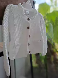 Sweater prendido de hilo blanco -CARTERS - Talle 12 meses - comprar online