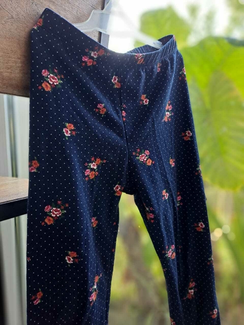 Pantalon elastizado azul c lunares y florcitas rojas - LOVE CAMERON - Talle 4-5 años