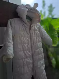 Campera impermeable natural jaspeada c corderito blanco interno, es entero, capucha - MIMO - Talle L (9a12 meses) en internet