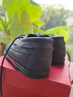 T20 | NUEVOS - Mocasines de cuero azul acordonados - BY MIKO - Talle 20 - comprar online